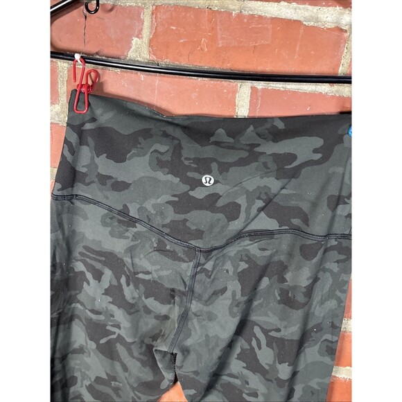 Lululemon Women’s Align High Rise Leggings Size 8 Green Camo 30” Inseam - Picture 7 of 8